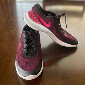 Pink Nike athletic shoes size 9 in woman’s
